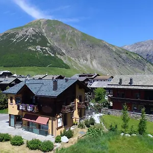 https://chalet-layla.it-lombardy.com