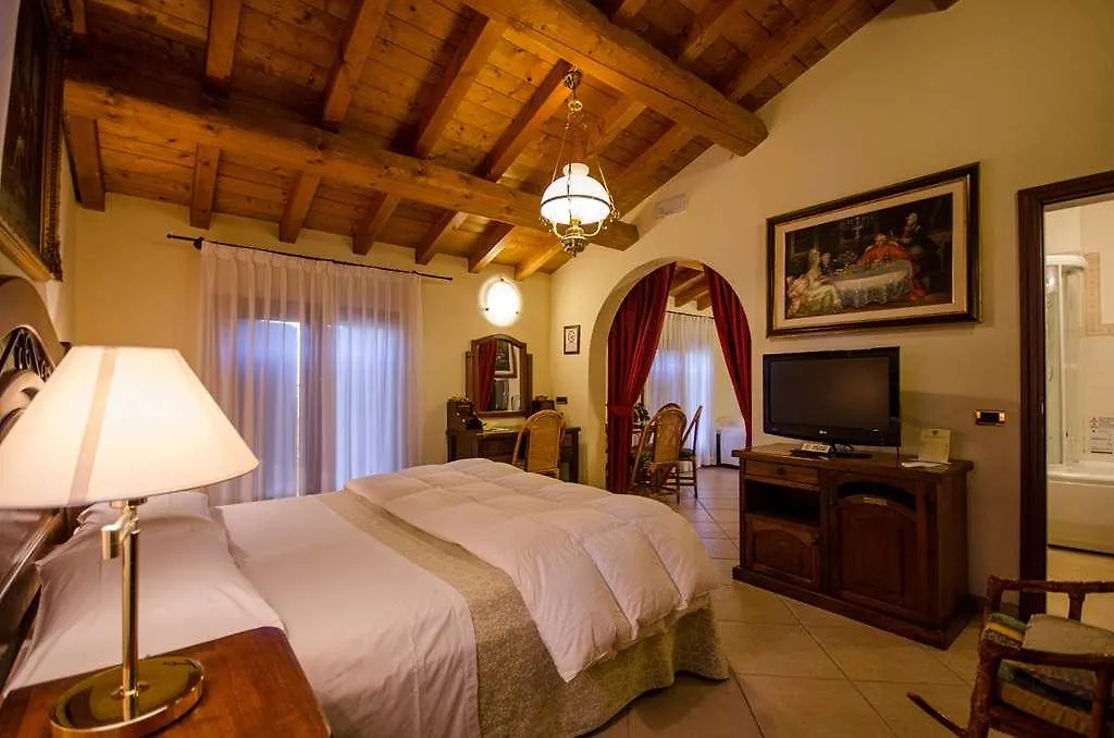 Hotel Corte Vecchia San Prospero 4*,